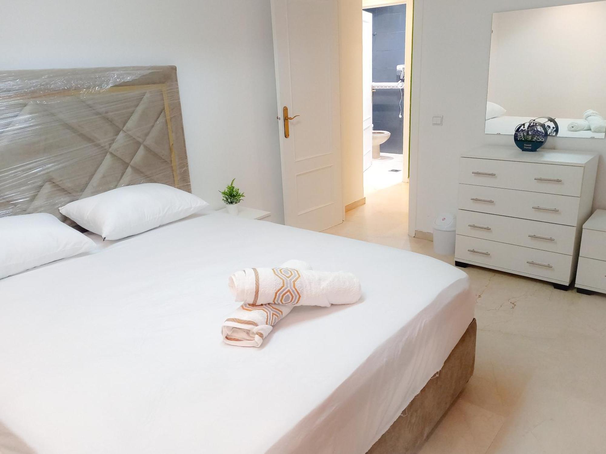Amazing Appartement " Avec Climatisation " Au Centre Ville En Face Hilton & Gare Train De Tgv De Tanger 2N Tangier Exterior photo